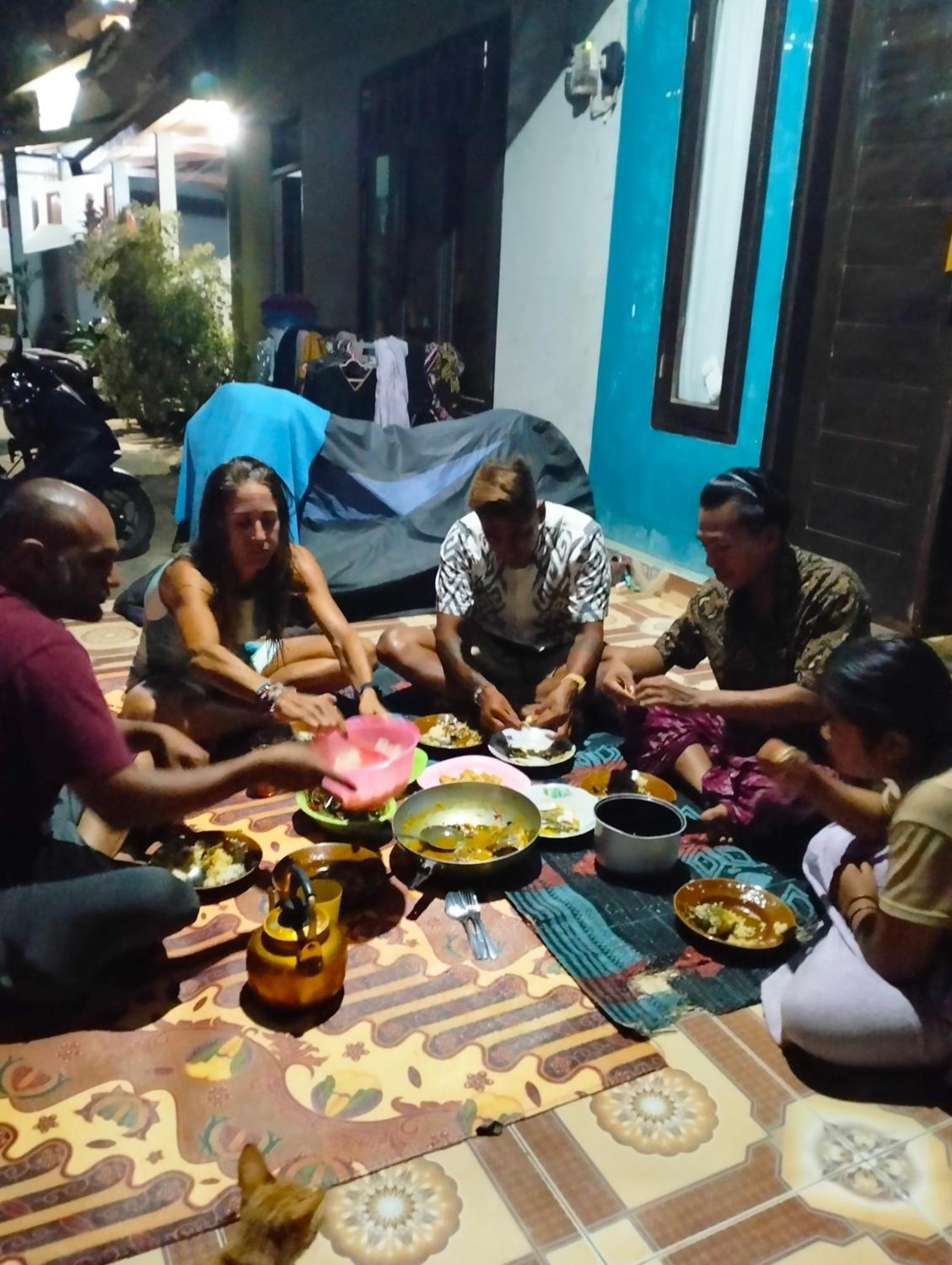T&T Homestay Kuta  Eksteriør billede